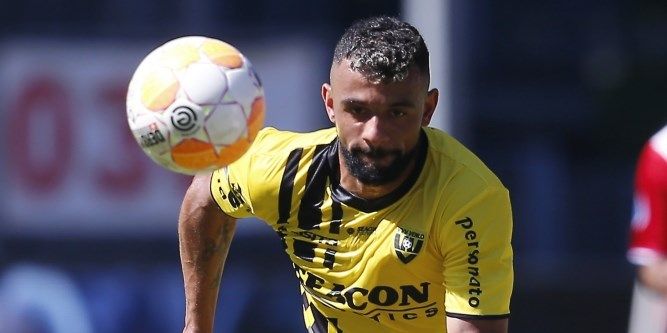 NEC shopt in Eredivisie en presenteert aanwinst in ijssalon: 'Wij trakteren!'