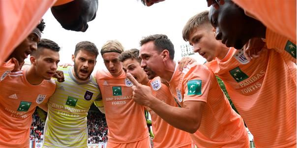 Domper voor Anderlecht: 'Ex-Gouden Schoen zit met vervelend letsel'