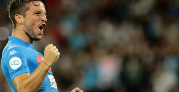 'Domper voor Mertens: nieuwe coach verwijst Rode Duivel naar de bank'