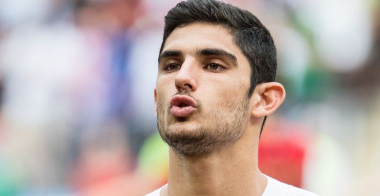 Gonçalo Guedes no figura en la plantilla del PSG y podría regresar a Mestalla
