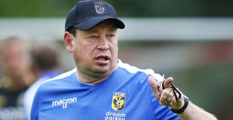 Slutsky weet wat Vitesse te doen staat: 'Op dat punt heeft Basel ons geslacht'