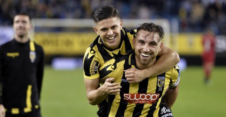 Oud-aanvoerder Vitesse krijgt nieuwe prijs uit handen van UEFA: 'Ik ben vereerd'