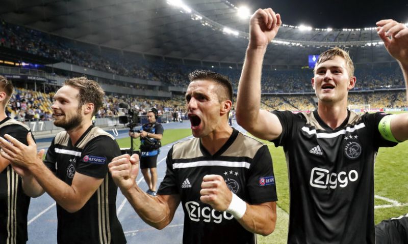 Spelersrapport: De Jong heerst op het middenveld, niet de avond van Tadic Afbeelding: Spelersrapport: De Jong heerst op het middenveld, niet de avond van Tadic