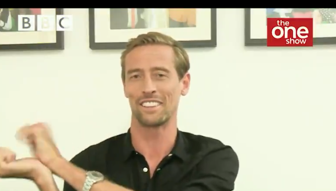Cultheld Crouch doet mee aan internethype: 'Baby Shark Doo Doo Doo Doo Doo'