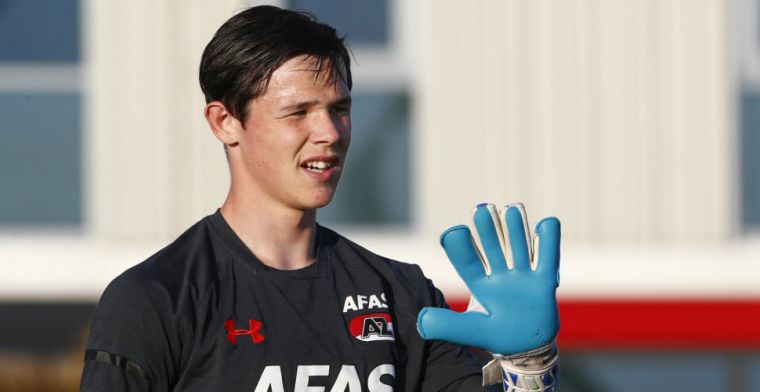 AZ contracteert doelman (17): 'Binnen drie jaar AZ 1 en daarna Nederlands elftal'