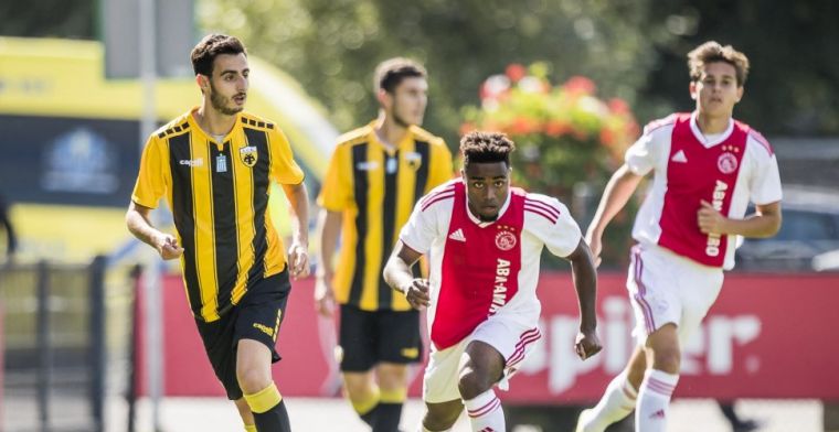 Ajax onder 19 geeft goede voorbeeld en laat geen spaan heel van AEK Athene