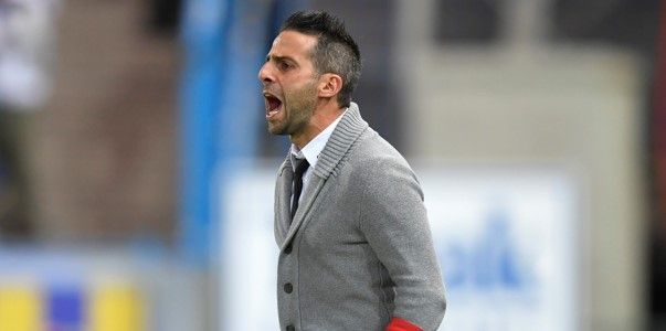 Ferrera stoort zich aan cultuur: ''Lot van een coach in dit land''