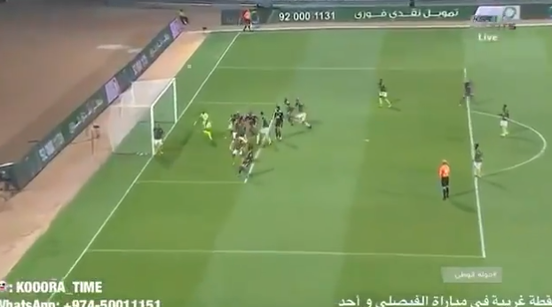 Bizarre scrimmage in Saudi-Arabië: geblesseerde voorkomt goal op de lijn
