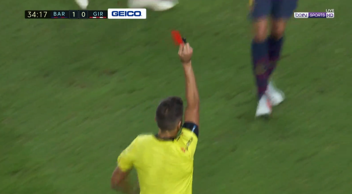 Barcelona-spelers snappen er niets van: Lenglet krijgt rood na VAR-moment