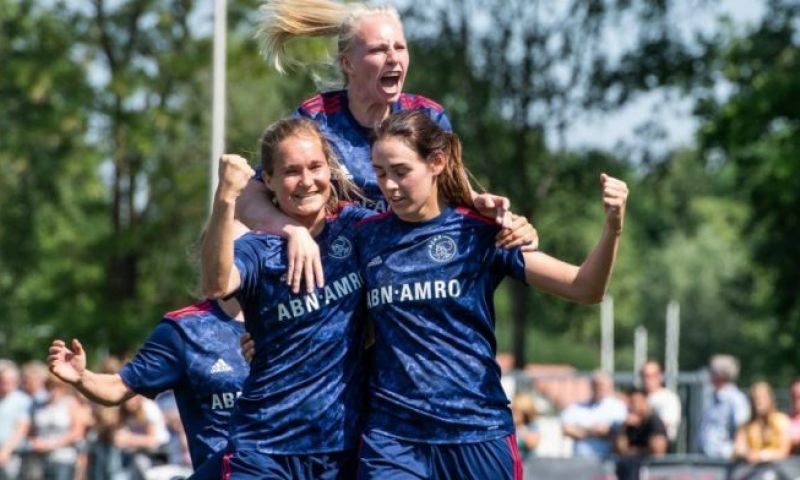 Ajax Vrouwen komen matige eerste helft te boven en leveren unieke prestatie Afbeelding: Ajax Vrouwen komen matige eerste helft te boven en leveren unieke prestatie