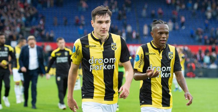 Doelpuntenmaker vertrekt geïrriteerd uit De Kuip: 'Het kost ons weer punten'