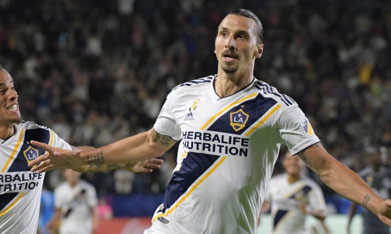 Ibrahimovic slaat weer toe: Afbeelding: Ibrahimovic slaat weer toe: