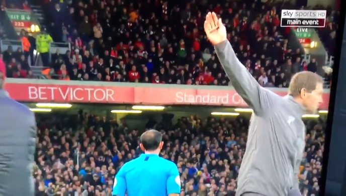 Keeperstrainer geeft code door aan Alisson, Klopp door het dolle heen
