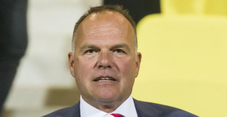 Pleidooi van Van Stee: 'Die jongen zit nu alleen maar op de bank bij Ajax 1'