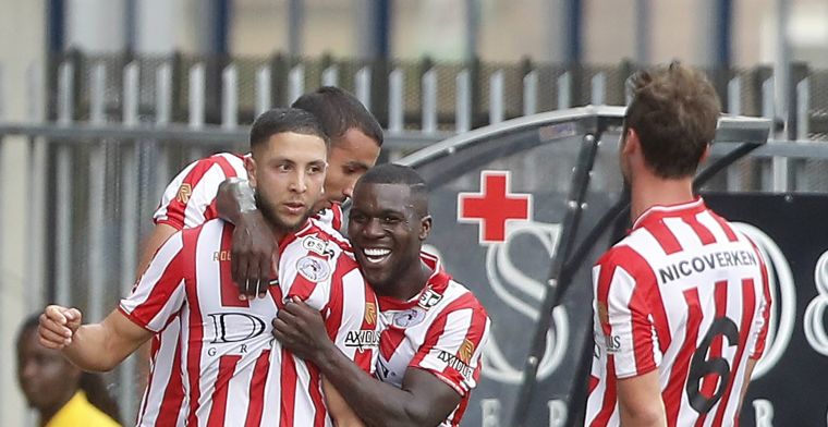 Sparta overklast Cambuur, wint met ruime cijfers en is medekoploper