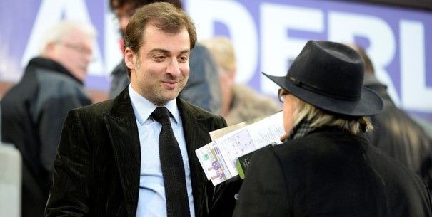 Moeskroen-speler neemt het op voor Bayat: ''Intelligente en zuivere persoon''