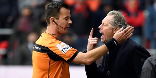 Schandalig! Preud'homme krijgt tijdens wedstrijd ei naar zich gegooid