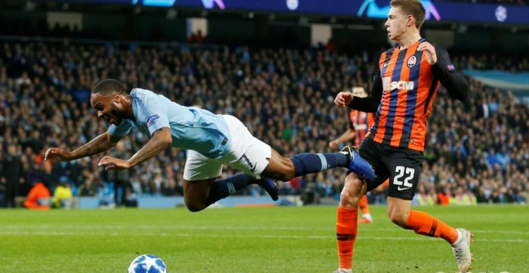 Sterling 'versiert' bizarre penalty: Ik wil bij deze mijn excuses aanbieden