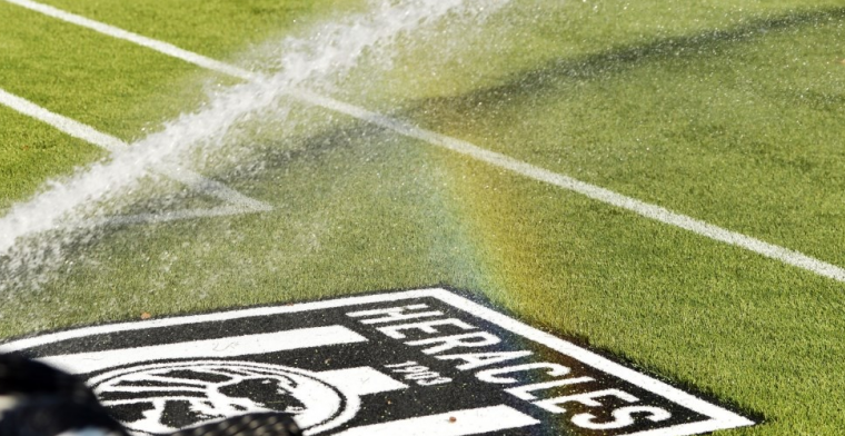 AZ slachtoffer van kunstgras, ook Ajax gewaarschuwd: 'Slechtste van Nederland'