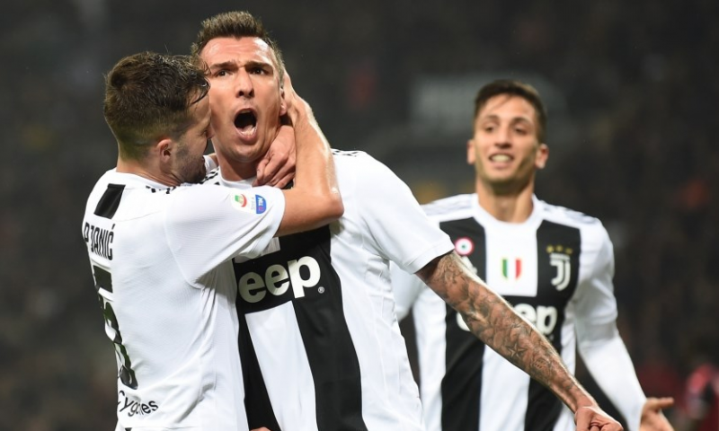 Juventus wint topper van AC Milan, rotavond voor schlemiel Higuaín Afbeelding: Juventus wint topper van AC Milan, rotavond voor schlemiel Higuaín
