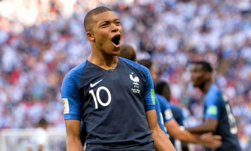 Mbappé reageert op Football Leaks-onthullingen: 'Heel onfatsoenlijk voor mij' Afbeelding: Mbappé reageert op Football Leaks-onthullingen: 'Heel onfatsoenlijk voor mij'