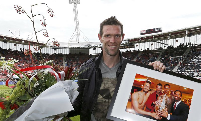 Bewust op de bank bij Ajax: Afbeelding: Bewust op de bank bij Ajax: