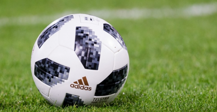 Arbiter 21 dagen geschorst door steen, papier, schaar in plaats van Kop of Munt