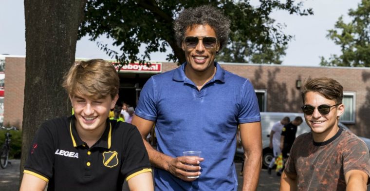 NAC vangt vertrek Smulders op met 'interim-groep': Van Hooijdonk keert terug