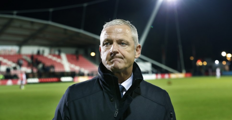 'NEC wil mentor voor De Gier aanstellen, TD onder druk na vijftien (!) transfers'