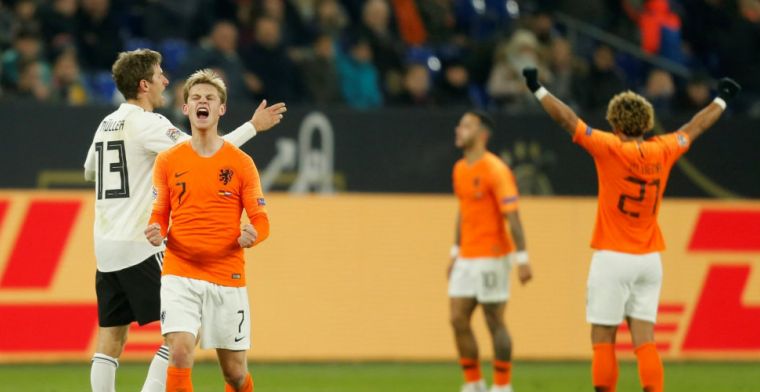 De Jong over tactische omzetting: In feite met drie centrale verdedigers