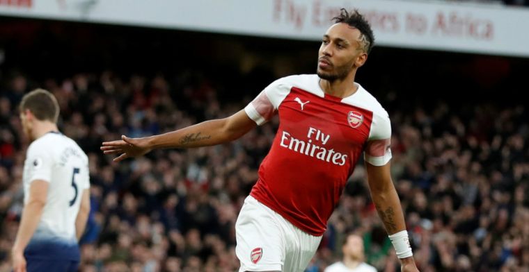 Aubameyang juicht voor uitvak, Spurs-fan gooit bananenschil en wordt gearresteerd