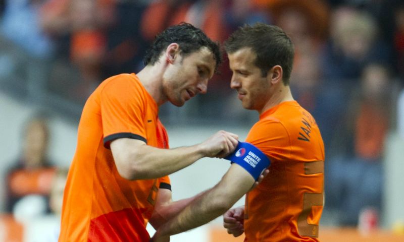 'Van Bommel sloeg op m'n achterhoofd, deed alles wat God verboden heeft' Afbeelding: 'Van Bommel sloeg op m'n achterhoofd, deed alles wat God verboden heeft'