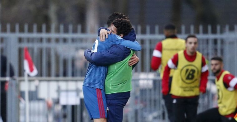 Debutant Kökcü (17) houdt Feyenoord-duo op de bank: 'Dat is heel pijnlijk hoor'