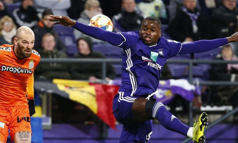 Verbist is duidelijk: 'Charleroi moest strafschop krijgen tegen Anderlecht' Afbeelding: Verbist is duidelijk: 'Charleroi moest strafschop krijgen tegen Anderlecht'