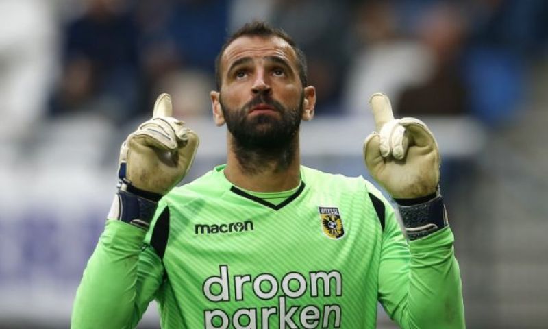 'Eduardo door nieuwe regels niet meer nodig bij Chelsea: Vitesse ruikt kans' Afbeelding: 'Eduardo door nieuwe regels niet meer nodig bij Chelsea: Vitesse ruikt kans'