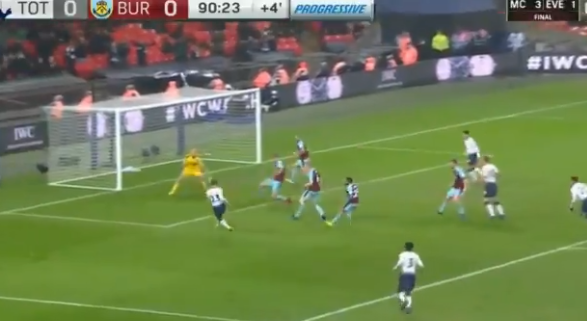 Wat een ontlading: Wembley ontploft na winnende treffer Eriksen