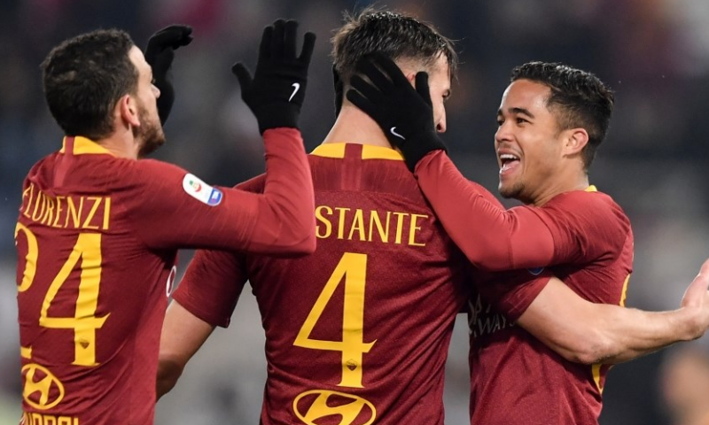Kluivert kroont zich tot held van AS Roma met doelpunt en assist Afbeelding: Kluivert kroont zich tot held van AS Roma met doelpunt en assist
