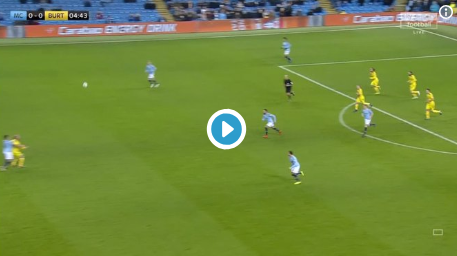 GOAL! De Bruyne zet Man City op voorsprong in EFL Cup met mooie kopbal