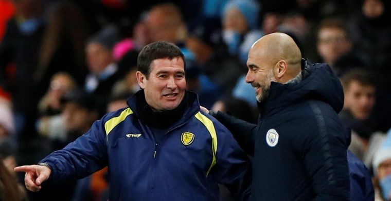 Guardiola biedt manager glas wijn aan na 9-0: 'Hoop dat hij meer dan glas heeft'