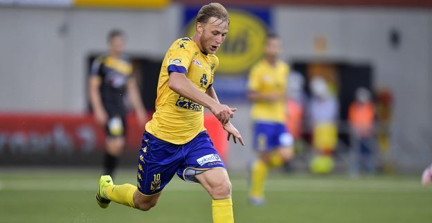 Bezus doet boekje open over transfersoap: “Dat vind ik wel vreemd”