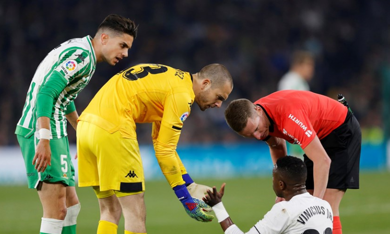 Vinicius jr. gaat te ver: Afbeelding: Vinicius jr. gaat te ver: