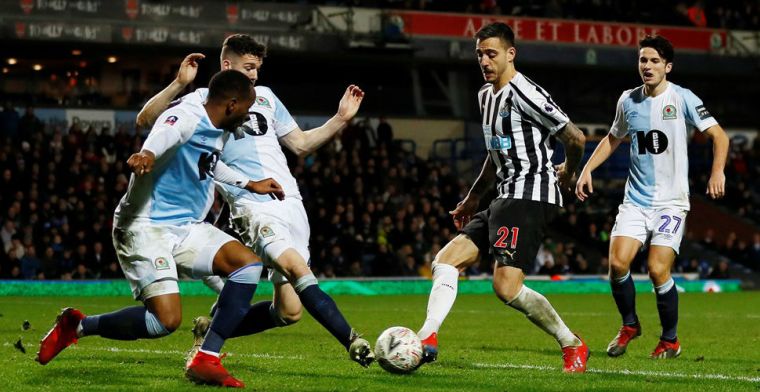 Newcastle heeft verlenging nodig om door te gaan, Valencia wordt gered door Mina