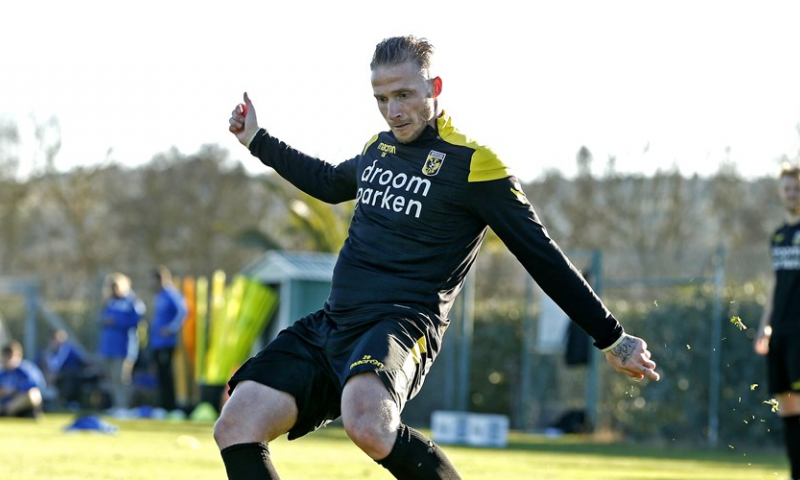 De Gelderlander: Vitesse weigert bod en laat Büttner niet gaan Afbeelding: De Gelderlander: Vitesse weigert bod en laat Büttner niet gaan