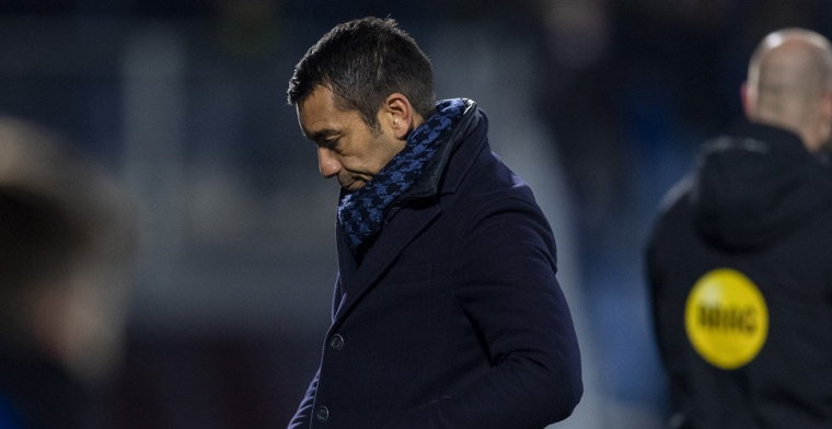 Van Bronckhorst kritisch op verdediging, pikt er één speler uit: Ondermaats