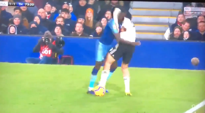 Fight Club bij Fulham: Mitrovic deelt body slam uit aan Sánchez (Spurs)