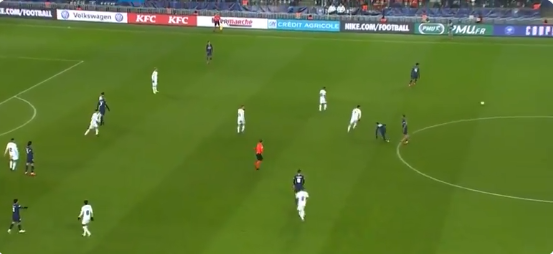 Neymar neemt met rainbow flick wraak op schoppende tegenstander
