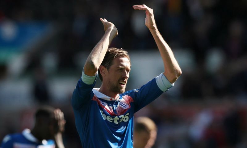 Update: Burnley kondigt op originele wijze komst Crouch aan; Vokes vertrekt Afbeelding: Update: Burnley kondigt op originele wijze komst Crouch aan; Vokes vertrekt
