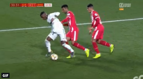 Real Madrid-wonderkind Vinicius tovert met geniale voetbeweging