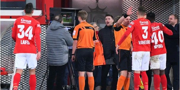 Videoref stevig onder vuur na 'Super Sunday': Fans organiseren 'Mars tegen de VAR'