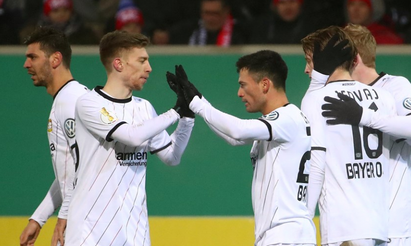 Bosz en Leverkusen weer terug op aarde na afgang in bekertoernooi Afbeelding: Bosz en Leverkusen weer terug op aarde na afgang in bekertoernooi